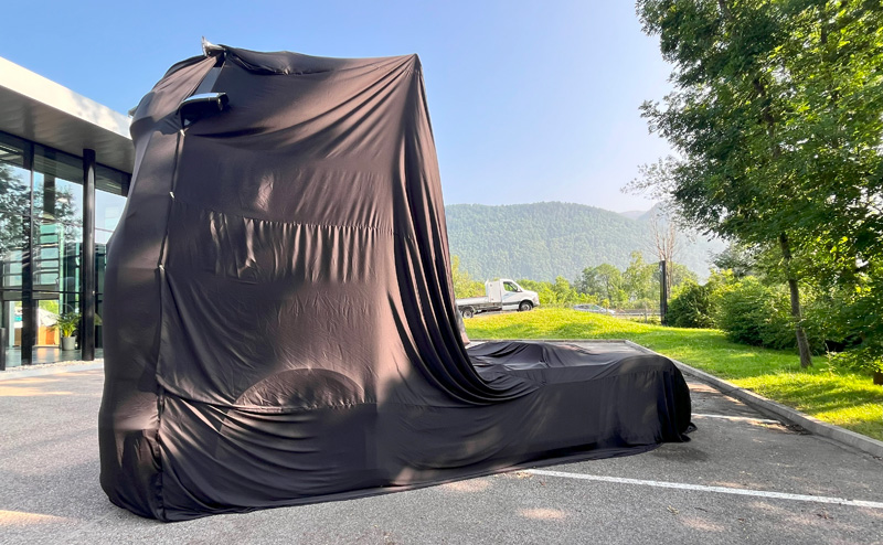 Telo di Presentazione Camion Mercedes-Benz